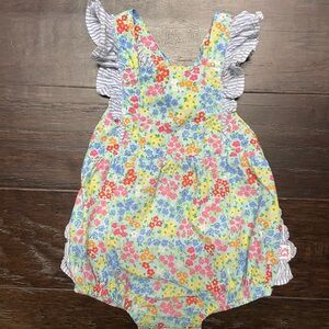 Ruffle Butts Pinafore Cross Back Woven Floral Romper w Ruffle Sleeves 6-12 month